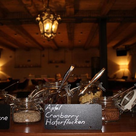 Zum Schwarzen Loewen Hotel Altdorf Exterior foto